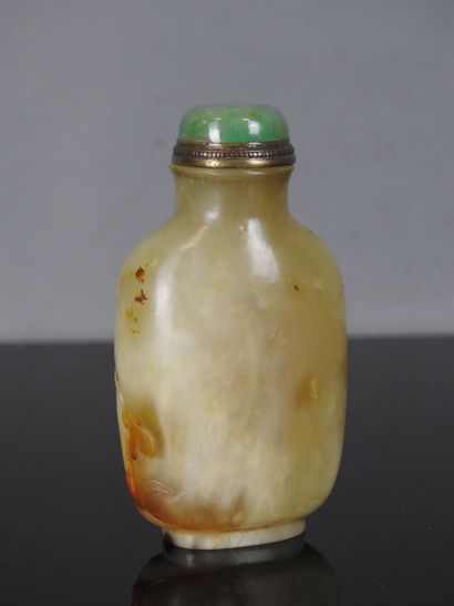 CHINE - XIXe siècle
Flacon tabatière en jade...
