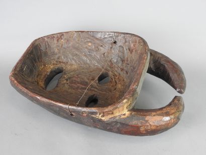 NEPAL, Moyenne colline: Animist dance mask...