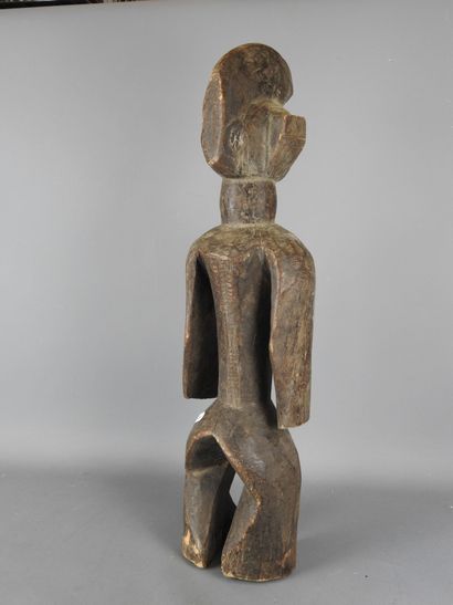 MUMUYE: Iaganagana altar statue in carved...