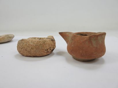 Quatre lampes byzantines/islamiques en céramique....