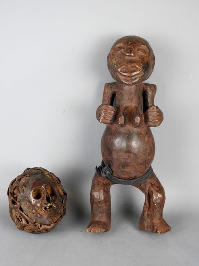 CONGO : Statue féminine et boule de justice...