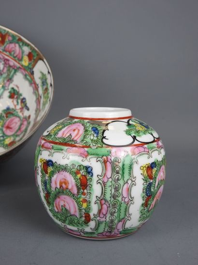 CHINE, Canton : Coupe saladier en porcelaine...