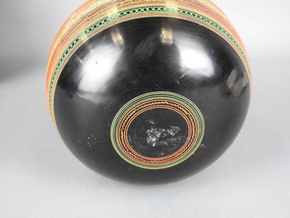 BIRMANIA: Two lacquered bamboo boxes decorated...