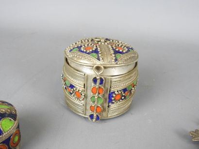 NORTH AFRICA: Bracelet mounted in a silver-plated...