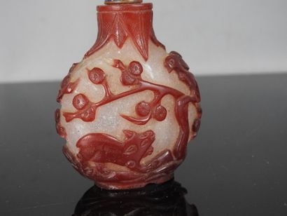 CHINE - XXe siècle
Flacon tabatière en verre...