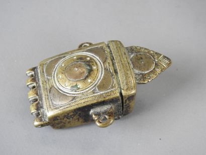 TIBET : Grelot en bronze, étui en bronze...