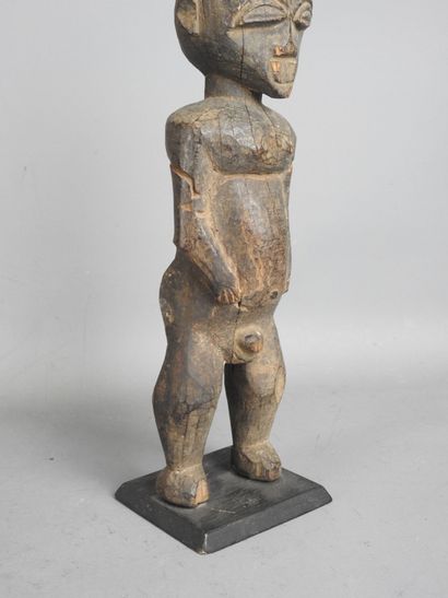 LOBI, Burkina Faso : Statuette BATEBA représentant...