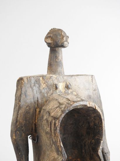 Rare et ancienne coupe figurative «Gbene»,...