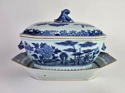 CHINE, XVIIIe.
Soupière octogonale et son...