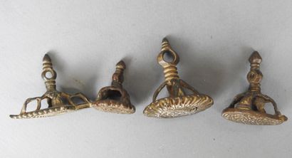 INDES - Moghol : 3 petits tampons en bronze...