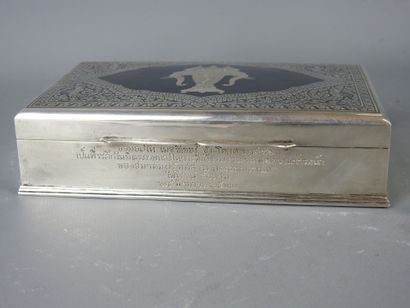 CIGARETTE BOX in sterling silver with niello...