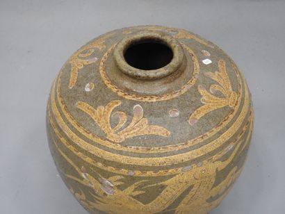 CHINA, in the taste of : Large terracotta...