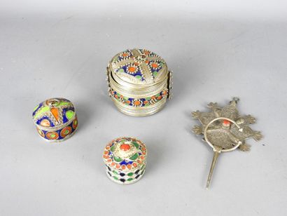 NORTH AFRICA: Bracelet mounted in a silver-plated...