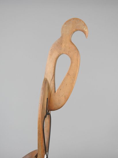 SCANDINAVIE?
Hardwood, natural patina.
Elegantly...