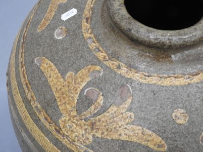 CHINA, in the taste of : Large terracotta...
