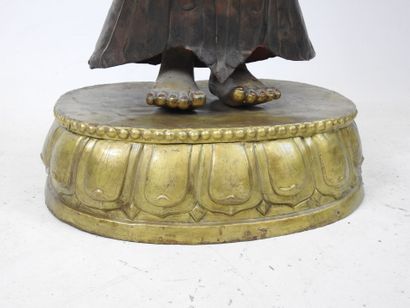DISCIPLE de BOUDDHA en cuivre repoussé doré,...
