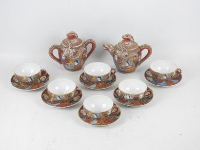 SATSUMA : Service à thé en porcelaine comprenant...