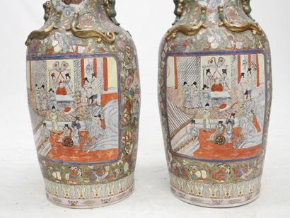 CHINA, Canton: Pair of large baluster-shaped...