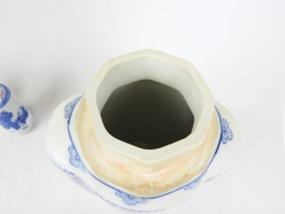 CHINE : Pot à gingembre de forme quadrilobée...