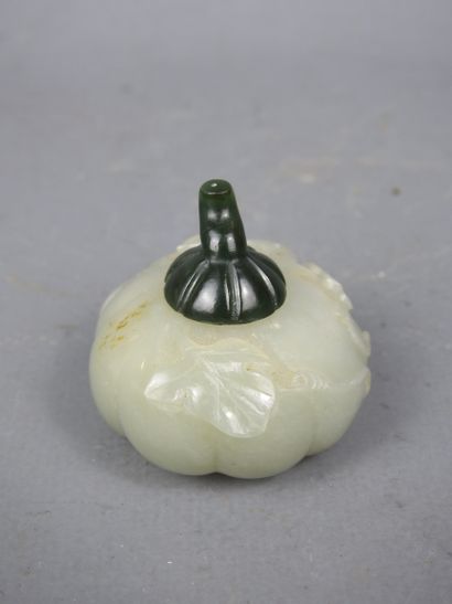 CHINA - 18th/19th century
Small celadon jade...