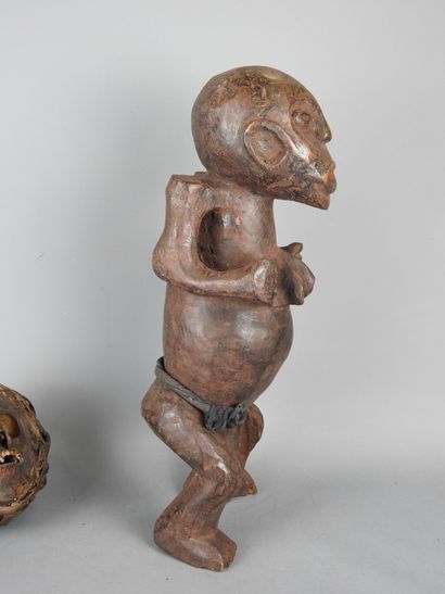 CONGO : Statue féminine et boule de justice...