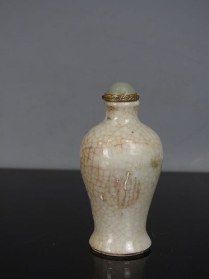 CHINA - Circa 1900
Blue-white porcelain snuff...