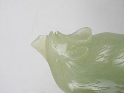 CHINE : un coq et deux oiseaux en jade. H.6.5...