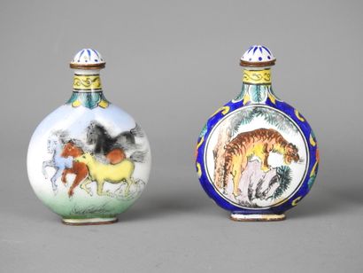 ASIA: Six small display objects including...