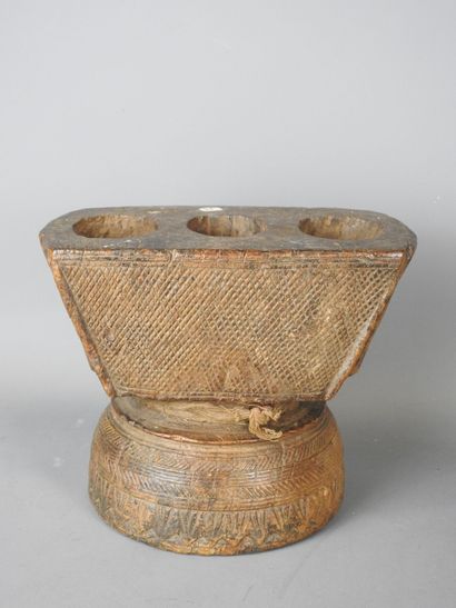 AFGHANISTAN or INDRE: Mortar element in carved...