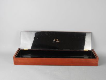 THAN LÊ (XXème siècle) : Coffret de forme...