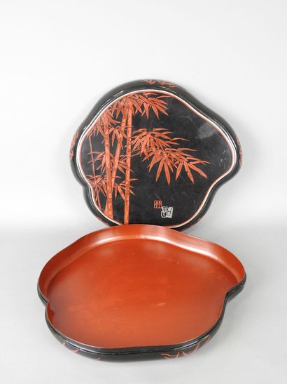 JAPAN: Polylobed lacquered wood box with...