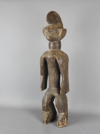 MUMUYE: Iaganagana altar statue in carved...