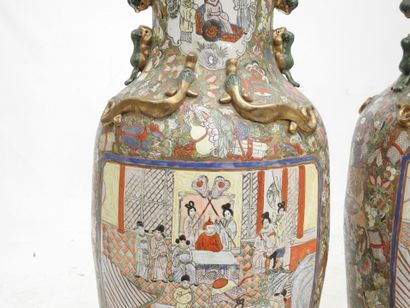 CHINA, Canton: Pair of large baluster-shaped...