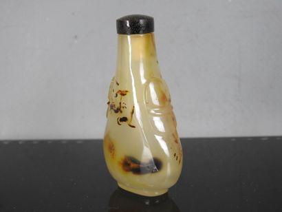 CHINE - XXe siècle
Flacon tabatière à panse...
