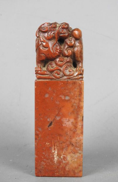 CHINE : Réunion de 5 sceaux en pierre dure...
