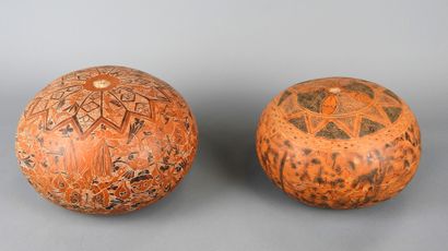 PERU 
Two coloquintes with rich engraved...