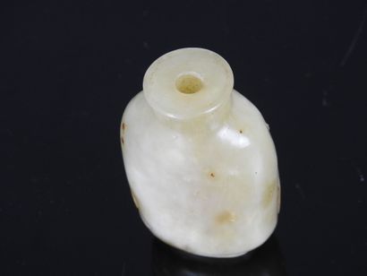 CHINE - XIXe siècle
Flacon tabatière en jade...