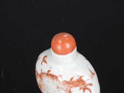 CHINA - Circa 1900
Porcelain baluster-shaped...
