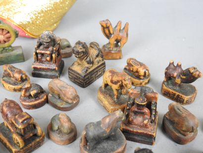 MONGOLIE : Trois jeux d'échec anciens avec...