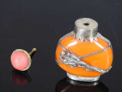 CHINA - 20th century
Metal-mounted orange...