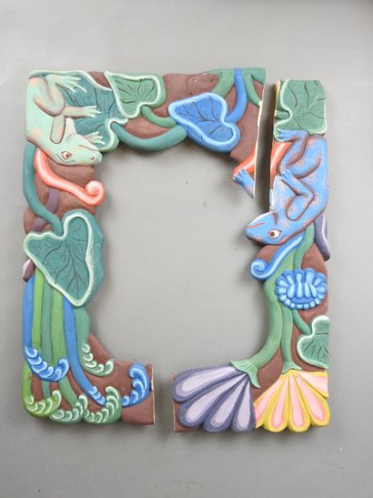 AMERIQUE du SUD : Cadre en bois sculpté et...