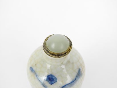 CHINA - Circa 1900
Blue-white porcelain snuff...