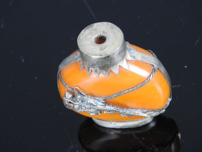 CHINA - 20th century
Metal-mounted orange...