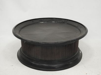 Asie du Sud-EST : Table à offrande de temple...