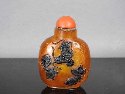 CHINA - 20th century
Orange glass snuff bottle...