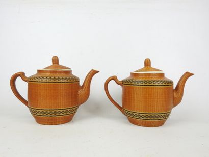 VIETNAM : Partie de service de table en porcelaine...