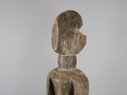 MUMUYE: Iaganagana altar statue in carved...