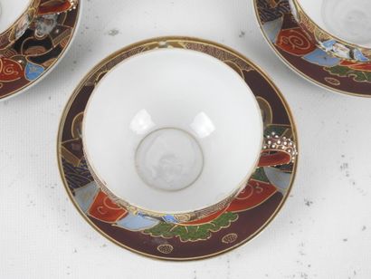 SATSUMA : Service à thé en porcelaine comprenant...