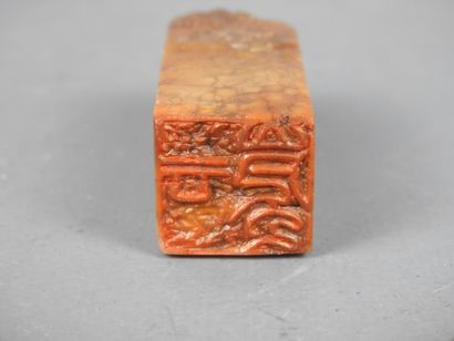CHINE : Réunion de 5 sceaux en pierre dure...
