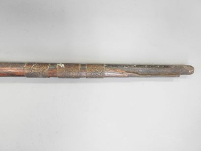 Fusil MOUKHALA incrusté de plaques d'os....